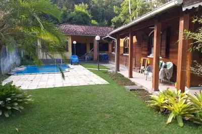 Image de Maison confortable, 5 chambres (3 suites), 1 salle de bain.