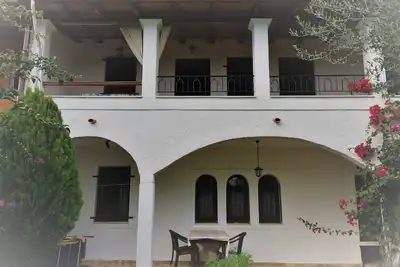 Image de Galini Apartments se trouve à Barbati Glyfa environ 22 km au nord de Corfou