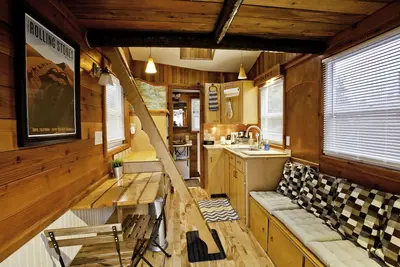 Image de Petite maison dans le quartier des arts de l'Alberta!