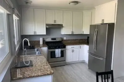 Image de Rénové 3 chambres au calme sanctuaire au coeur d'Irvine!