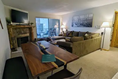 Image de Bc Ouest # H-4: Deluxe 2br Condo w / Free Skier navette, piscine chauffée, Hot Tubs