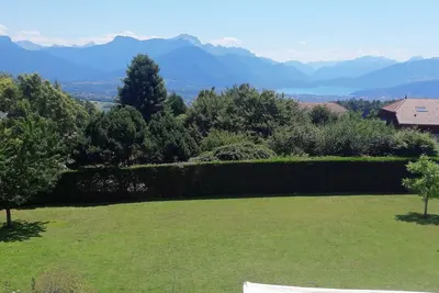Image de Maison de famille, vue lac et montagnes, grand jardin calme