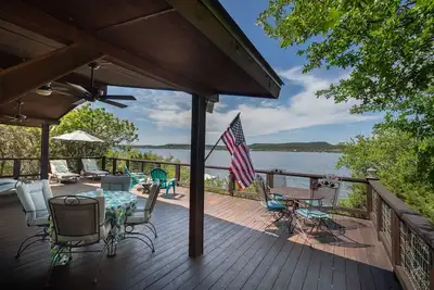 Image de Une vue imprenable! Enchanteur Peninsula Lake Front Home avec Dock, Kayaks, Randonnée