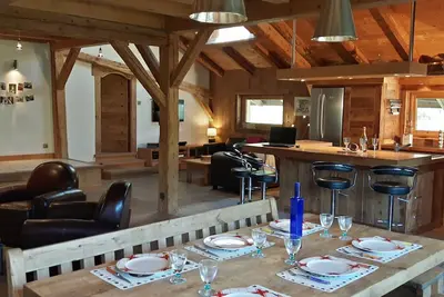 Image de Grand appartement, dans chalet, 3 chambres, peut accueillir jusqu’à 9 personnes