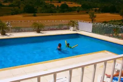 Image de Magnifique domaine en plein sud de l'ardeche avec grande picsine, bbq