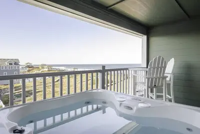 Image de Dernier étage oceanview condo avec bain à remous privé sur le balcon, beaucoup de mises à jour récentes