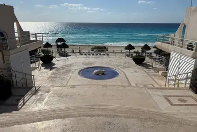 Image de 4 chambres 2. 5 Bains Ocean Front Familiale Condo 2 à 10 personnes Avec gratuit