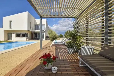 Image de Impressive avant-garde villa for up to 10 people