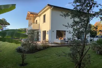 Image de Maison néo-landaise 4 étoiles, 4 ch, 8 pax. Centre et plage à pieds