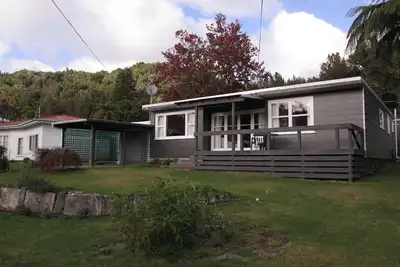 Image de 2 bedroom Cottage, Rotoma. Beautiful Kiwi cottage next to lake Rotoma