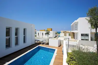 Image de Luxury Cyprus Villa | Marine Villa | Private Pool | Sea Front | 1 Bdr | Paphos