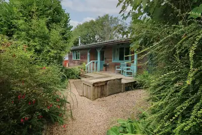 Image de Timbertwig Lodge, pet friendly, with open fire in Pembroke