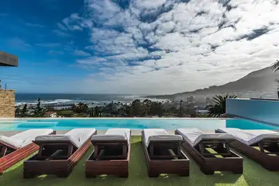 Image de Camps Bay Panoramic Sea View - Solar backup & 17 m Infinity Pool