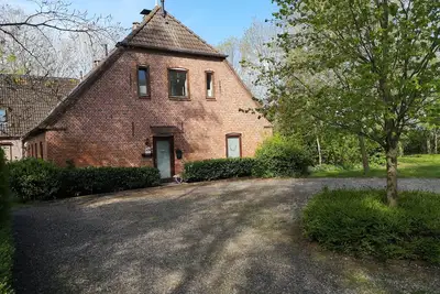 Image de Vacation home for 4 people with sauna, just a few minutes from the North Sea dike