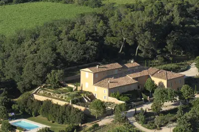 Image de Magnifique bastide avec piscine en face du Colorado Provençal, sans vis à vis