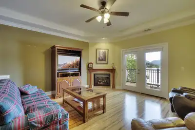 Image de Lake Life Luxury on the Water