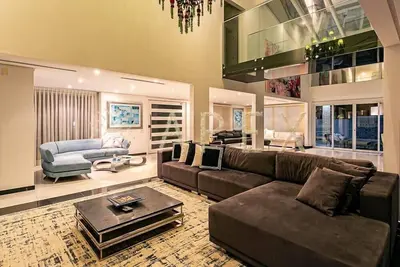 Image de Mansion in jurere internacional
