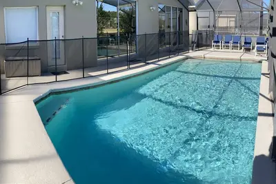 Image de Cozy Vacation Home, W. Saltwater Pool -13. 0mil from Disney & Parks Attractions!