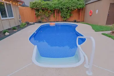 Image de Private Pool Oasis in the heart of Dfw! Quiet and central.