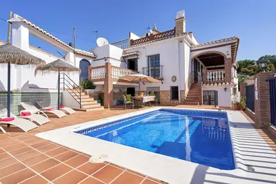 Image de Villa de vacances \"Villa Suspiro\" avec piscine et terrasses avec vue panoramique sur la mer