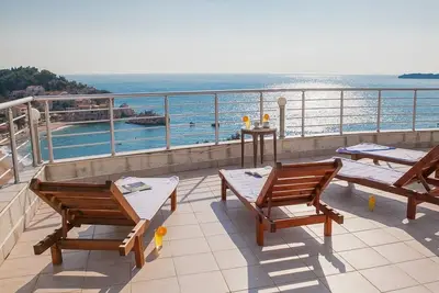 Image de One Bedroom Apartment with Sea View