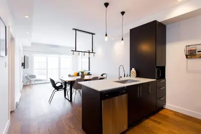 Image de Spacious 2 Bedroom Condo in Little Italy