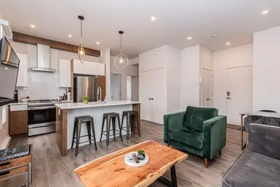 Image de 2 Bedroom Luxury in the Mile End by Denstays