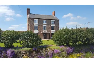 Image de 17th Century Shropshire Farmhouse - Wonky Room