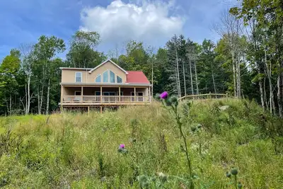 Image de Stunning New Chalet in 17 acre Tug Hill Woodland Retreat