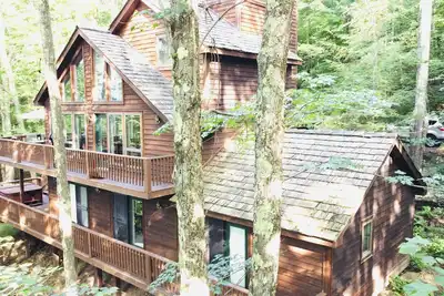 Image de Tree House, Hot Tub, Cozy, Wifi, Secluded, Serene, View, Central Location