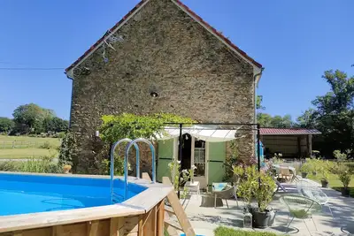 Image de Maison de campagne avec piscine hors sol de Mai à Octobre