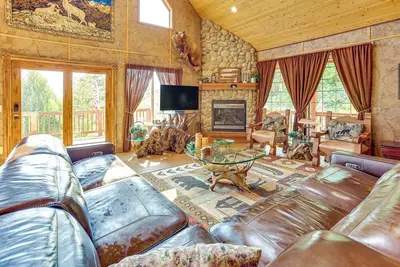 Image de Spacious Fish Haven Cabin w/ Game Room + Deck!