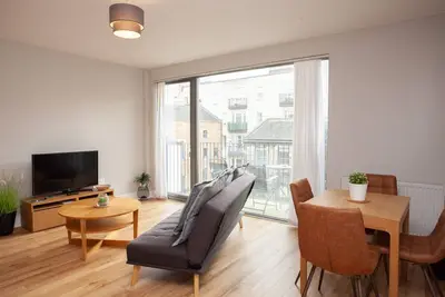 Stylish Balcony Apartment in Glasgow