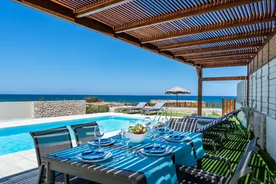 Image de Amazing Ocean Views, Beachfront Villa with private pool, Bbq, Childrens Games