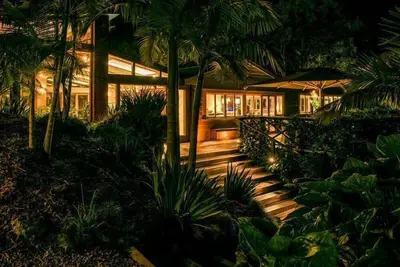 Image de Te Toki Lodge - Luxury rustic lodge with 4 bedrooms and 2 bathrooms. Sleeps 8