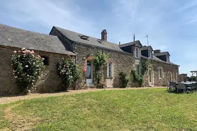 Image de La Touche et son Pressoir, 12 chambres, 11 sdb et piscine couverte (avril à oct)