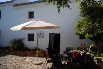 Image de Maison avec jardin et piscine privée