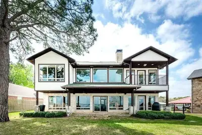 Image de Cedar Creek Lakefront with 2 Private Docks! Calm Cove + Deep Open Water