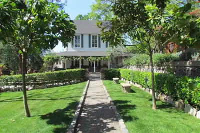 Image de Private Enclave - Walking Distance to Plaza 5 Beds-5 1/2 Baths - Hot Tub