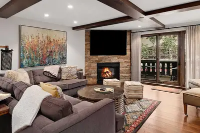 Image de Luxurious 5 Bedroom with Ac on Bridge Street Near Gondolda 1