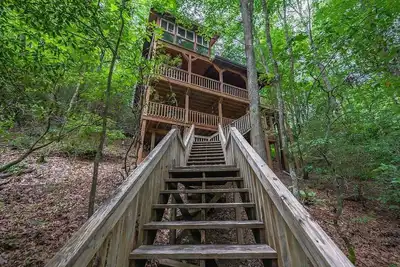 Image de Lake View Log Cabin* Hot tub, Game Area, deck on the lake, beautiful views*