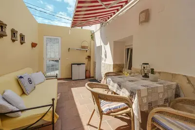 Image de Appartement de vacances \"Planta Baja\" près du port, avec terrasse et climatisation