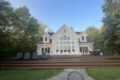 Image de Lakefront Retreat on Glen Lake with Sandy Beach and 200ft dock