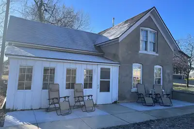 Image de Furnished Rental: Everything included, Monthly Available, Fast Internet, Main St