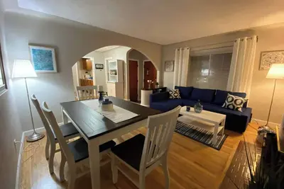 Image de Cozy Home in Harper Woods 15’from Downtown Detroit