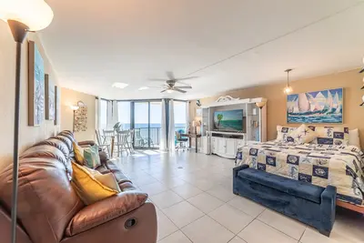 Image de Humphries Hideaway Penthouse-Beachfront-1/1-Amazing views, Treat Yourself!