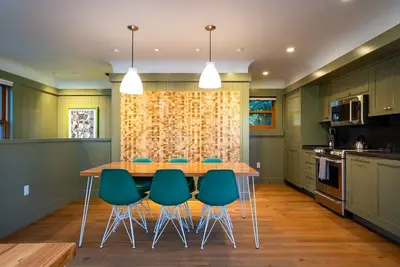 Image de Book a Summer Stay Today! Cheerful Lake Cottage with Community Fire Pit; close to skiing