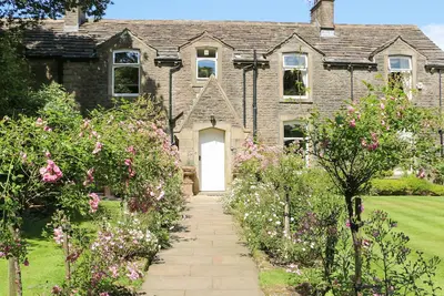 Manor House, family friendly, with hot tub in Oswaldtwistle