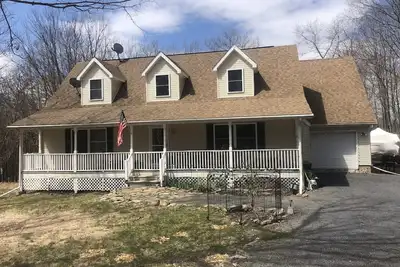 Image de Family friendly specious house in gated community with 2 lakes & 2outdoor pools