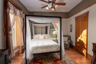 Image de Botanical Suite at Elkader Jailhouse Inn
